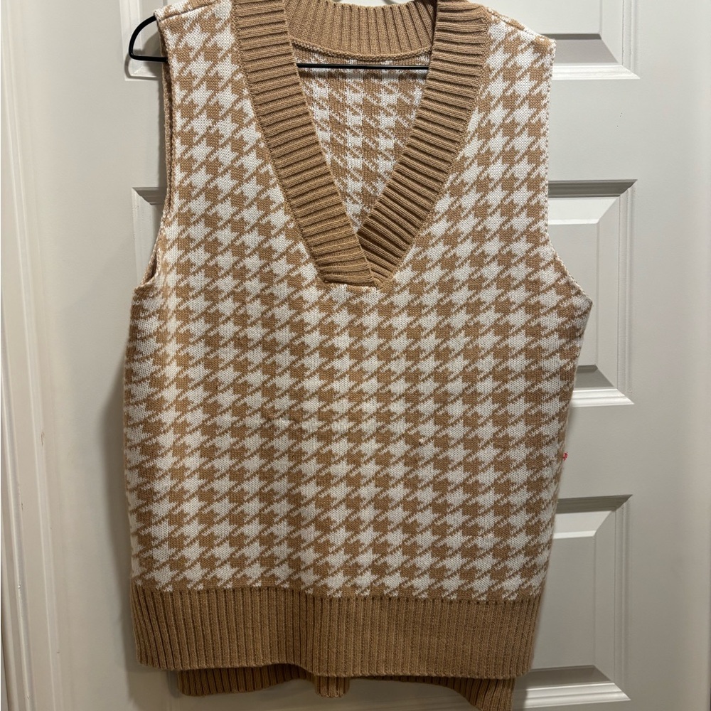 Classic Houndstooth V-Neck Sweater Vest